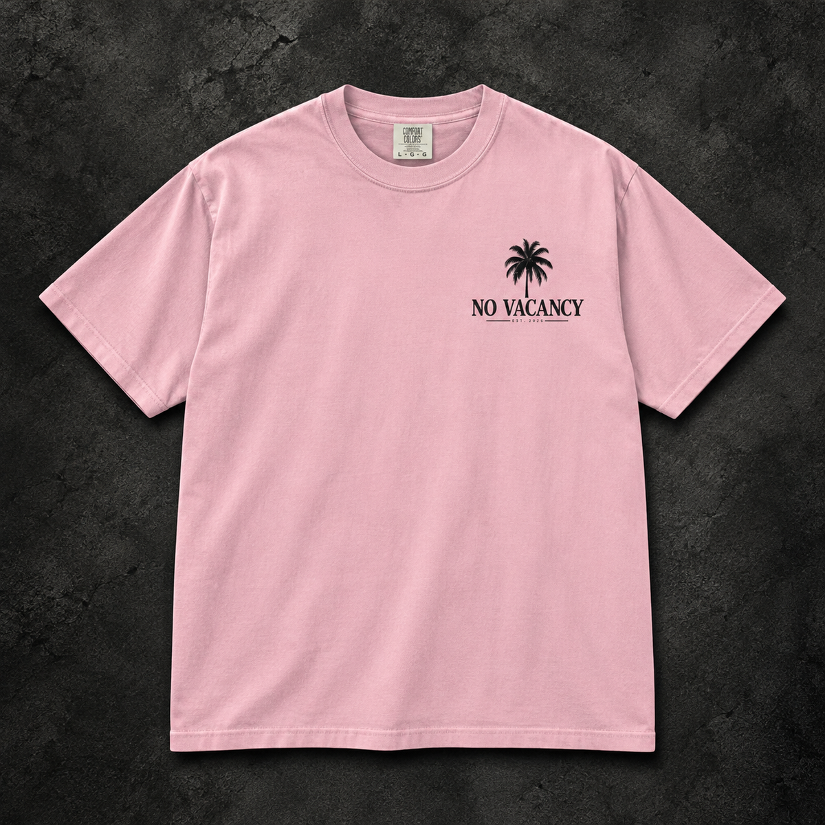 NO VACANCY GRAPHIC TEE